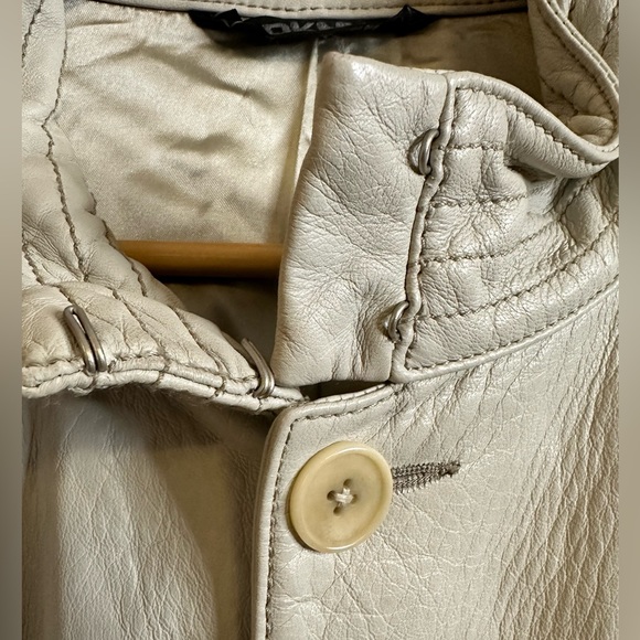 DKNY Vintage Leather Jacket.  Size XL - Picture 11 of 13